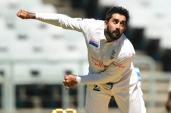 Shamsi breaks long-standing Dale Steyn record to spin Titans to victory
