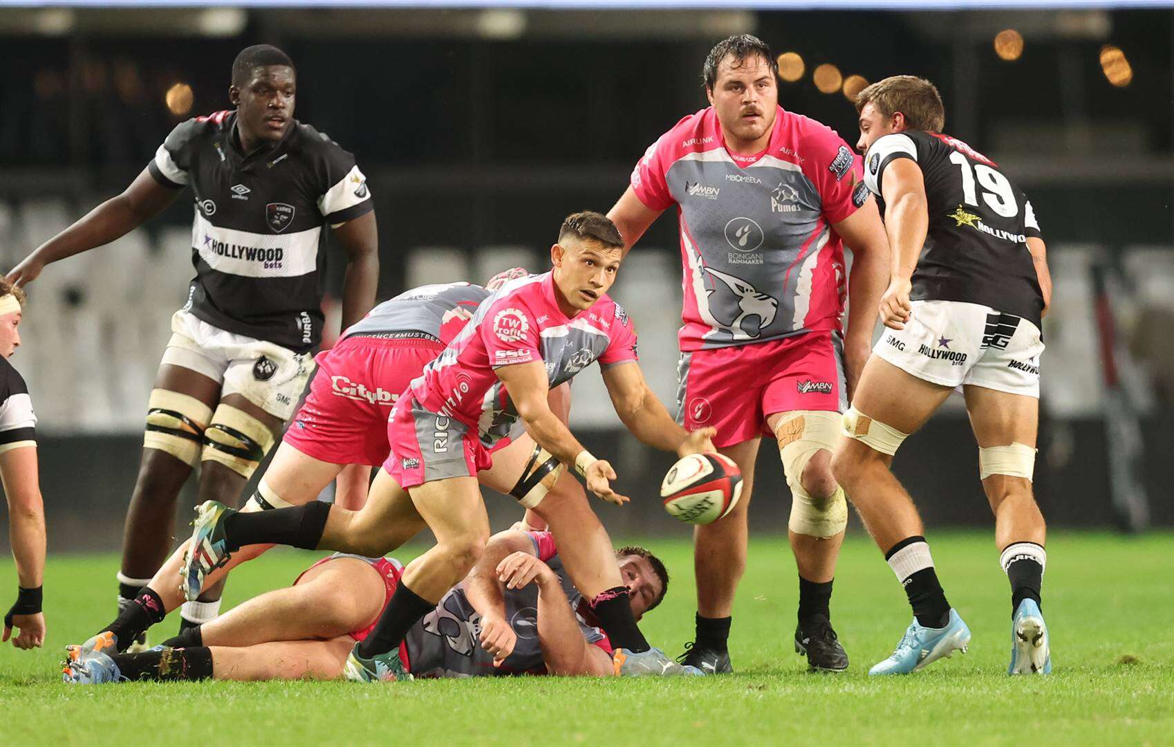 Pumas gee Haaie streepsuiker in Durban