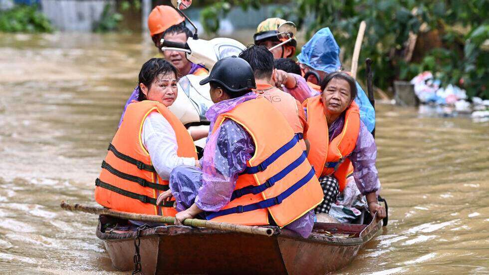 Hanoi-riviervlak hoogste in 20 jaar nadat tifoon Viëtnam tref