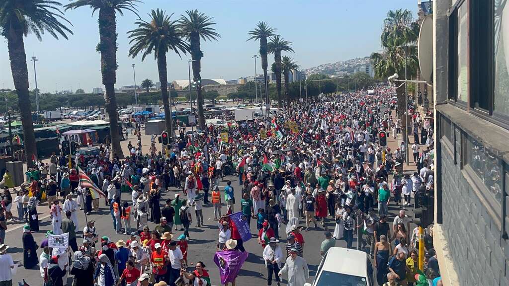 WATCH | Thousands of Capetonians join march in solidarity with Palestinians