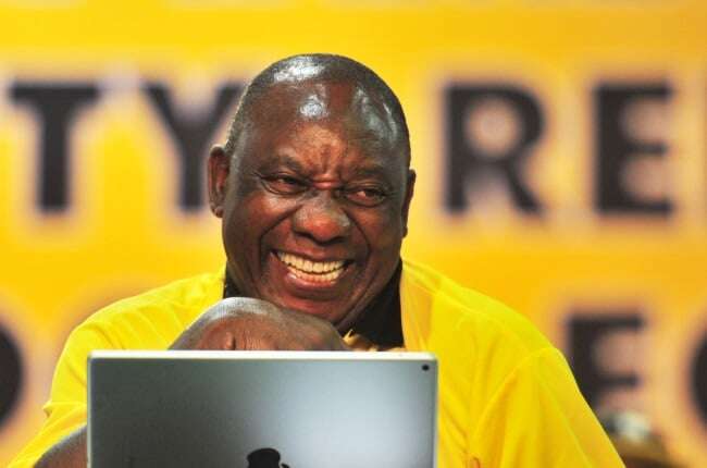 LUISTER | Liewe Kersvader – ’n ruggraat vir pres. Ramaphosa asseblief