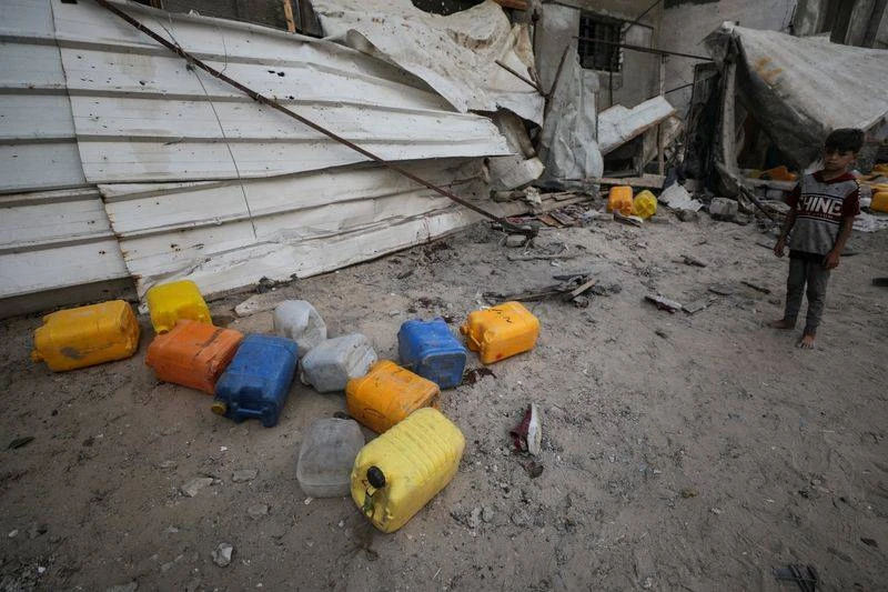 Israeliese missiel tref kinders in Gasa wat water gaan haal