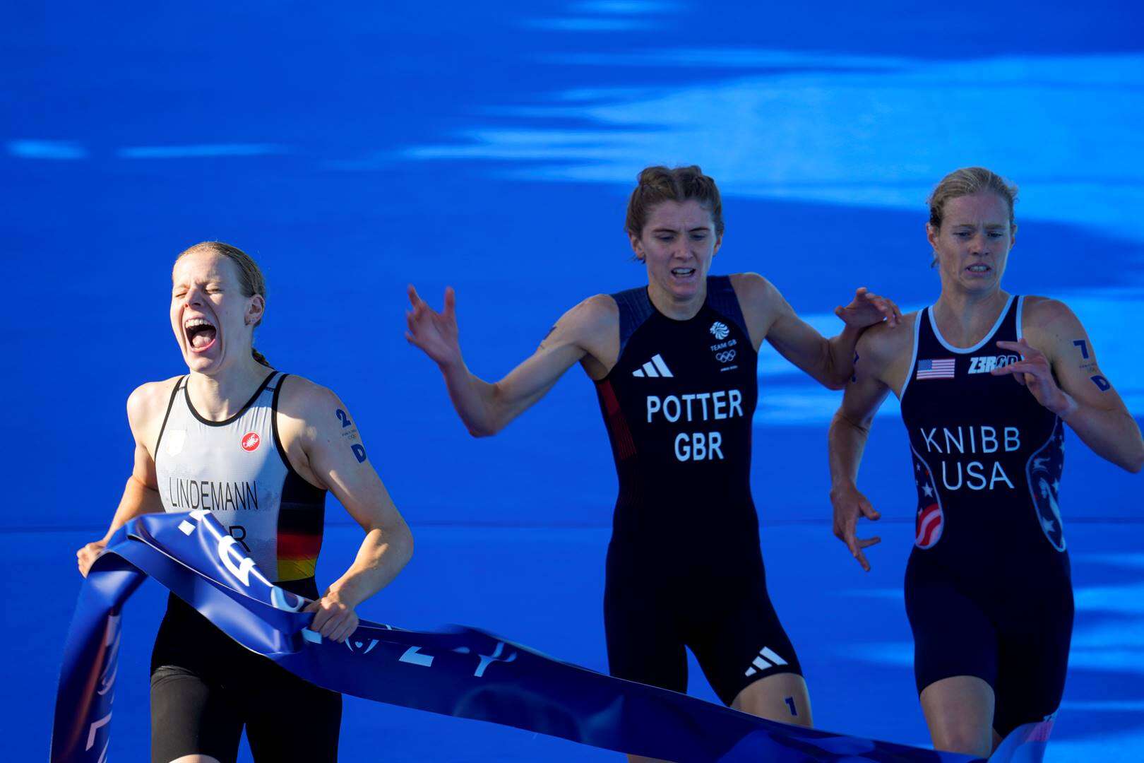 België sê atleet het siek geword ná swem in vuil Seine