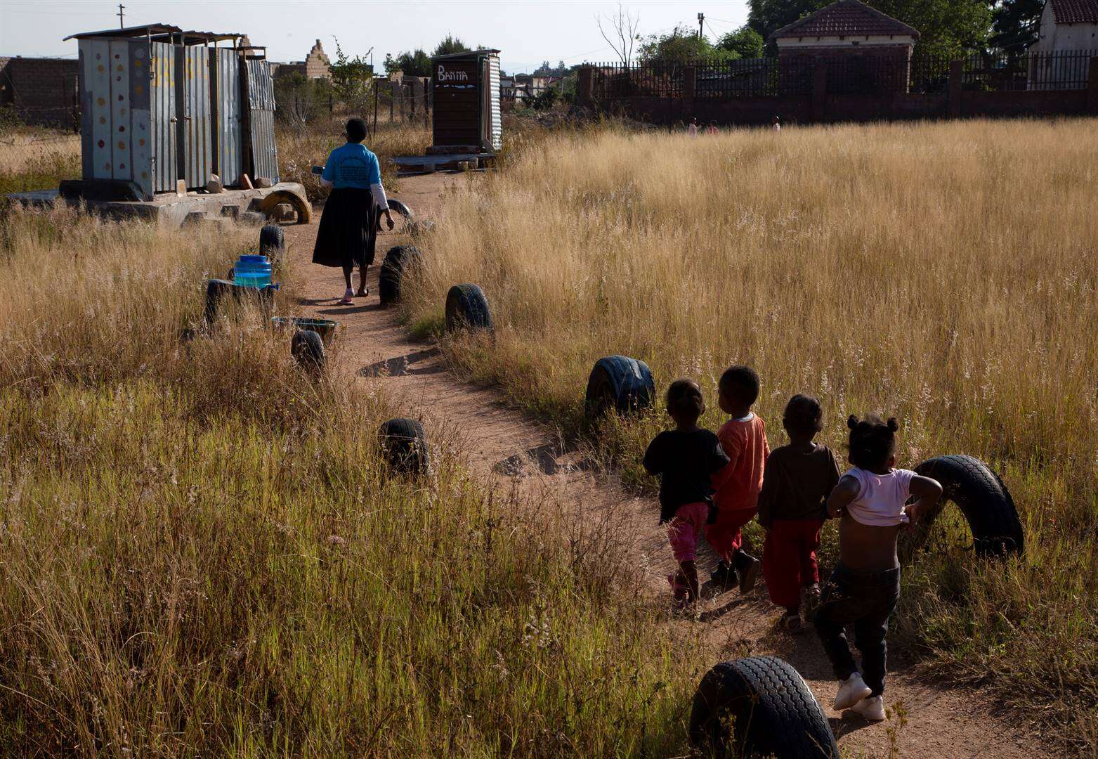 Gwarube wil alle puttoilette by skole teen einde Maart vervang