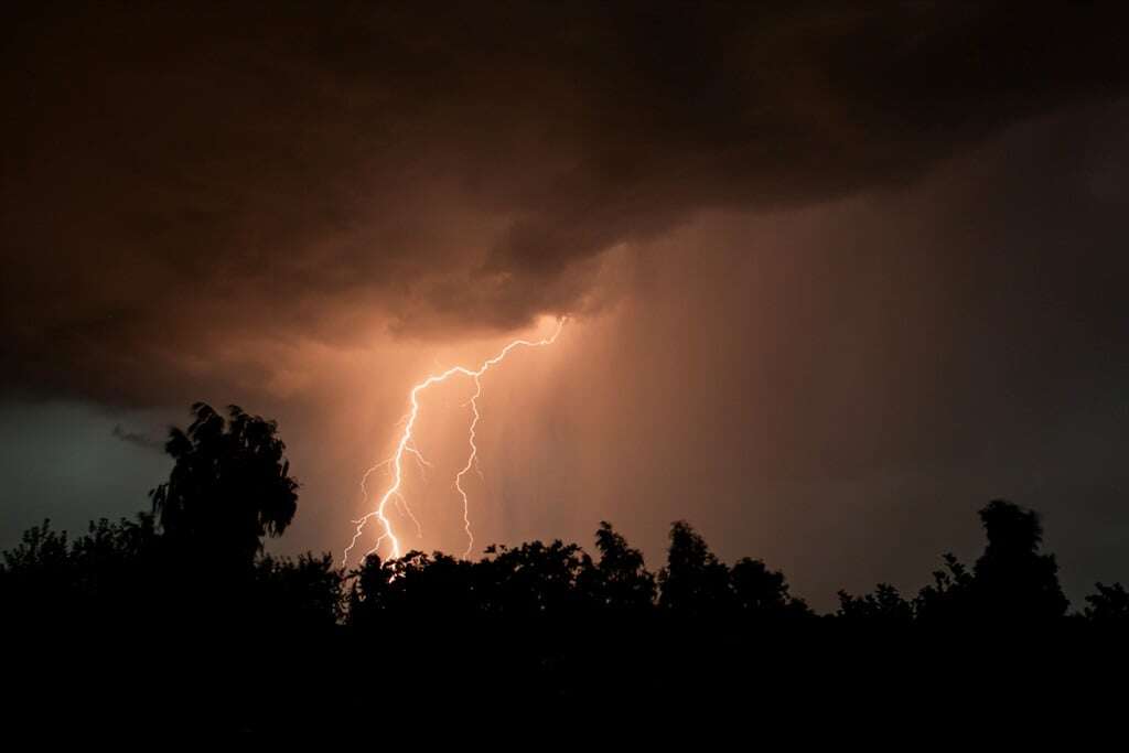 Weerdiens waarsku oor erge storms Dinsdag in Gauteng, Noordwes