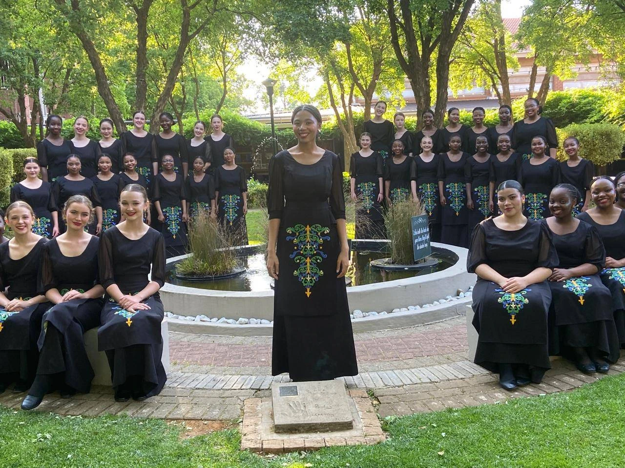 Eunice High School se koor bekoor by ATKV-Applous