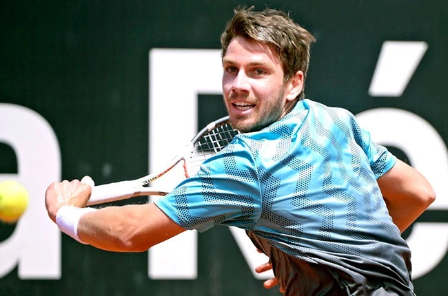 Home hope Norrie stands between Berrettini and Queen's title