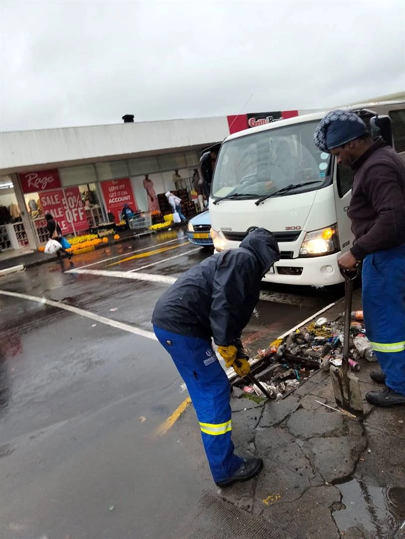 Helpers kan nie voorbly weens oorstromings in Kaap-metro
