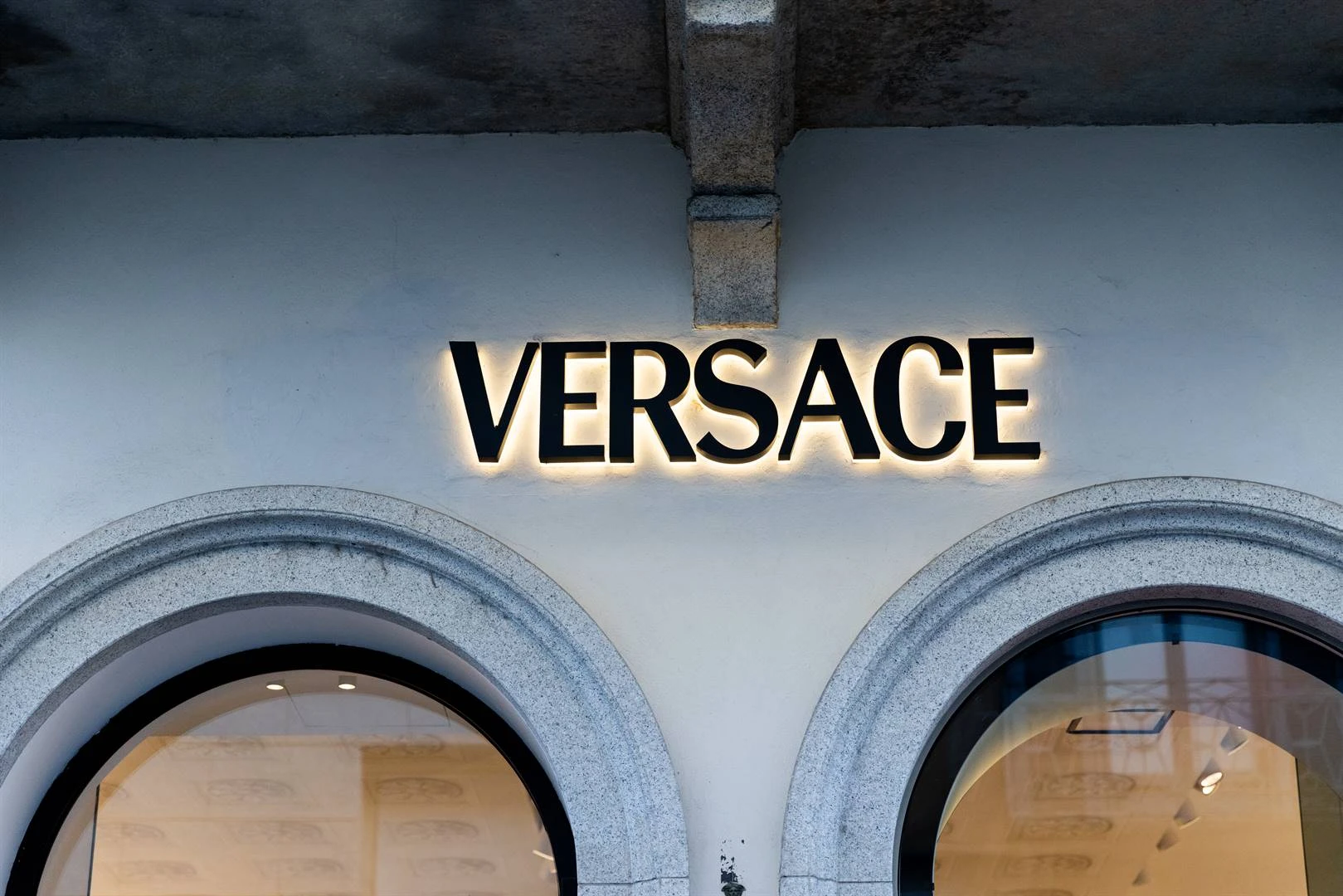 Modehuis-oorname: Pra-dra die duiwel nou Versace?