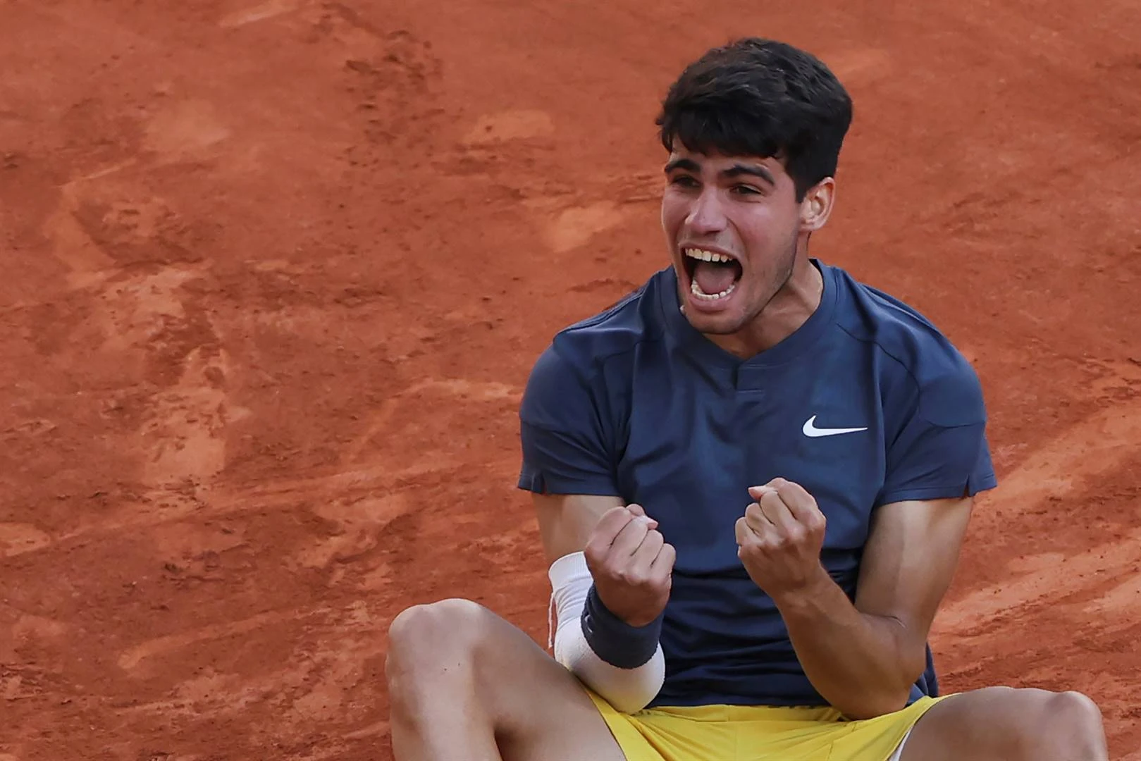 Alcaraz koning van Roland Garros ná vyfstel-riller