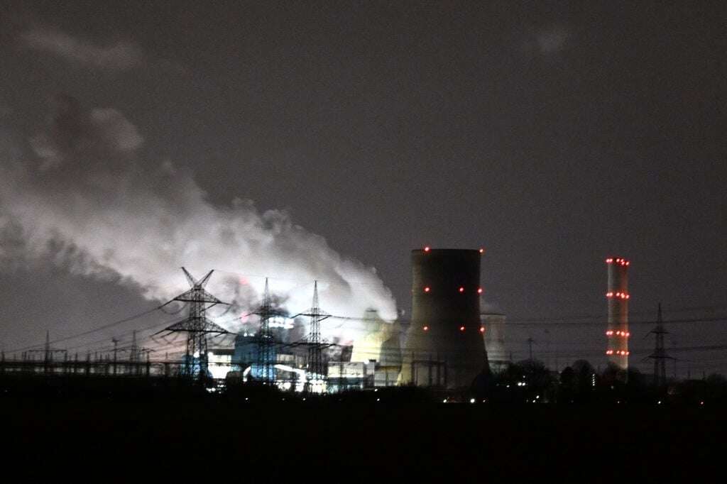 China's 2024 coal projects threaten climate goals - report