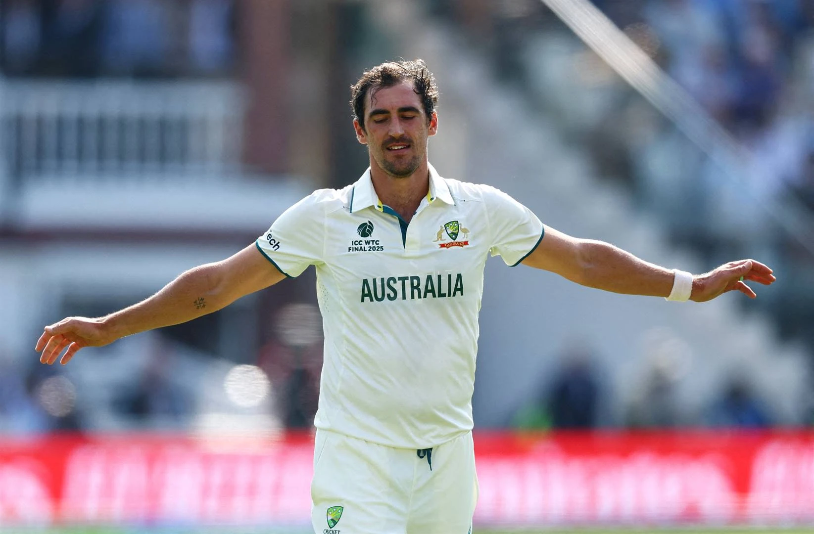 Aussies verneder Windies, boul hele span vir net 27 lopies uit