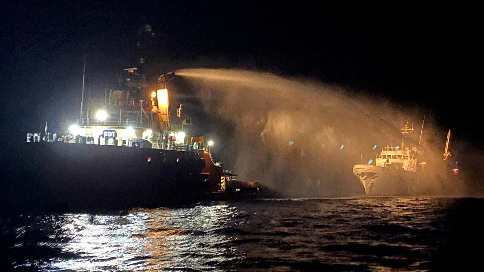 Boot met humanitêre hulp, aktiviste op pad na Gasa deur hommeltuie aangeval