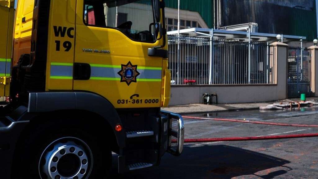 Fire engulfs businesses in Durban, nearby diesel pipeline spared