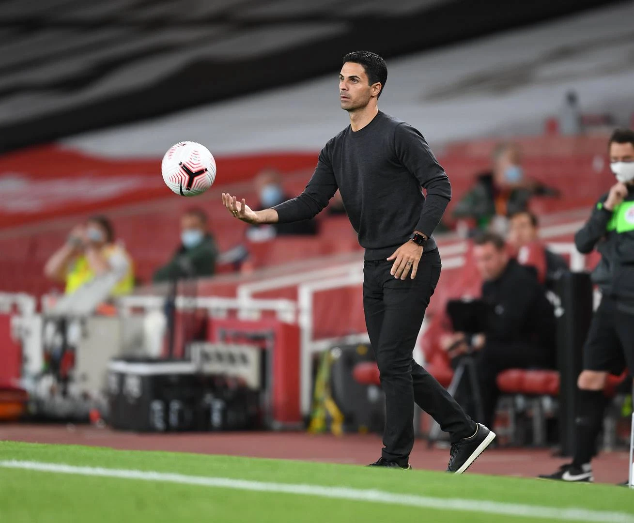 Arsenal and Rangers win as Europa League group stage kicks off