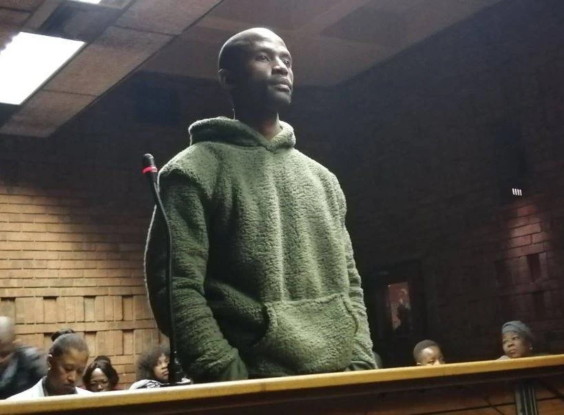 5 j. vir man wat Ramaphosa, Cele-egpaar se gesigte op porno plak, versprei