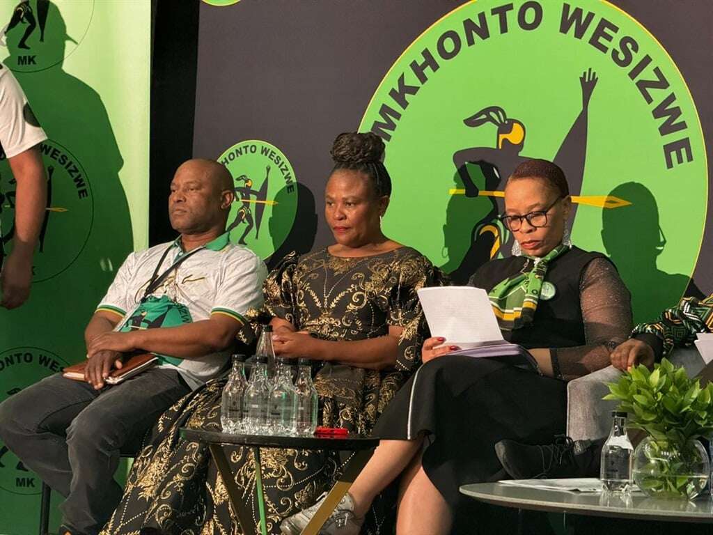 Mkhwebane sluit by MK-party aan