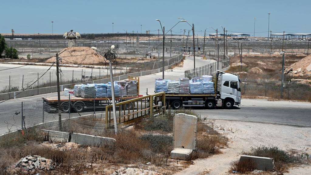 'Very dangerous to move goods there': UN highlights lawlessness, panic in delivering Gaza aid