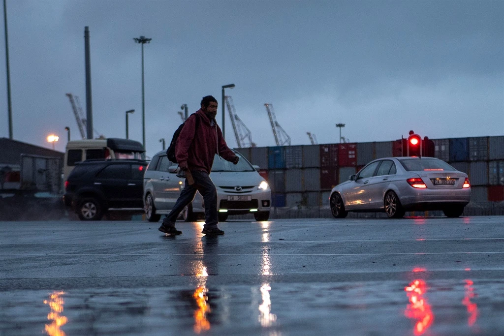 Strong winds, wet conditions as Western Cape braces for possible snowfall