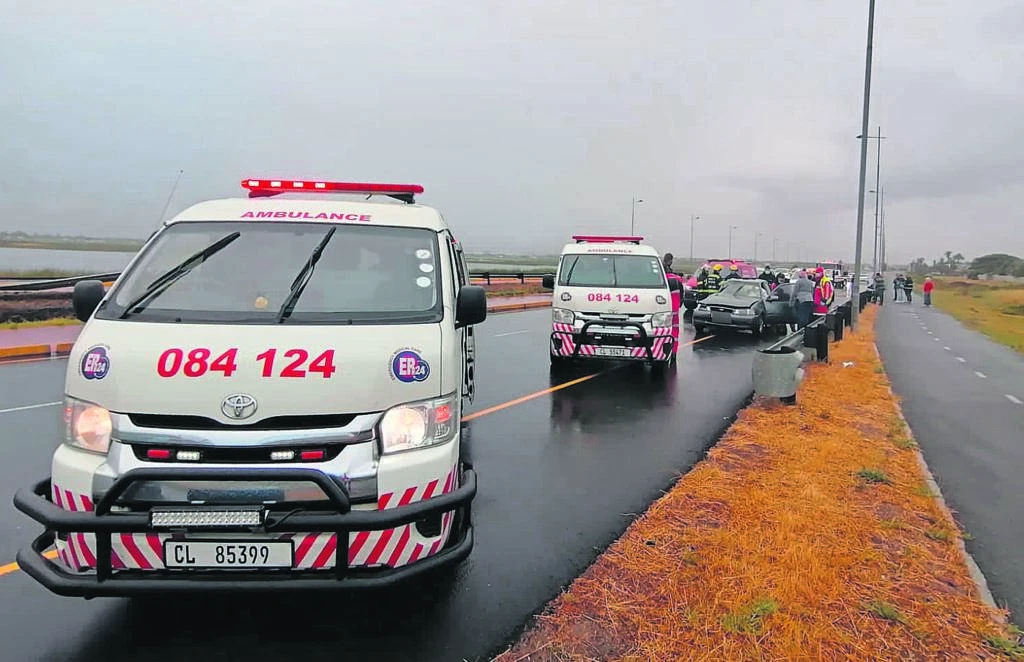 Joburg bus crash: Driver, 2 security guards rushed to hospital after bus slams into building
