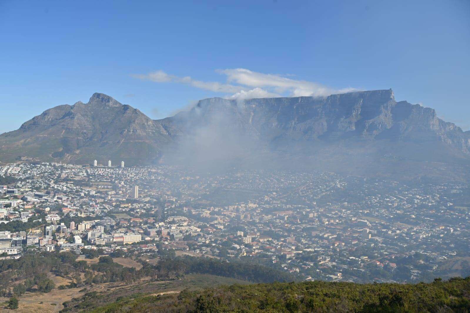 Brandspanne swoeg in sterk wind by Kaapstad en Witzenberg