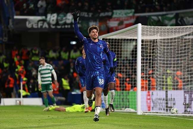 Guiu hat-trick powers Chelsea to rout of Shamrock Rovers in Europa Conference League