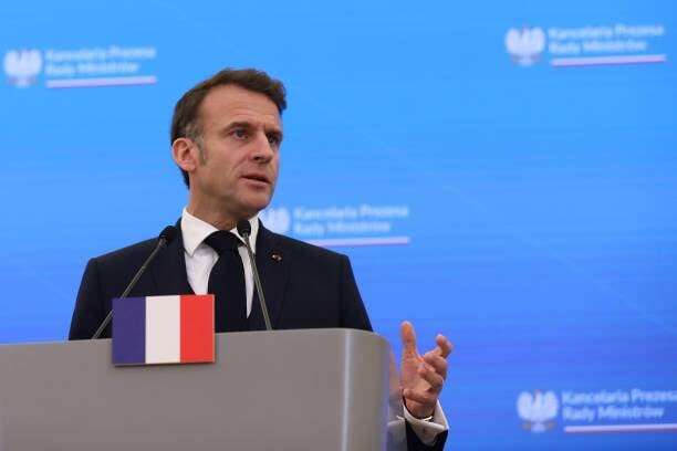 Macron wys Frankryk se 4de regering van die jaar aan