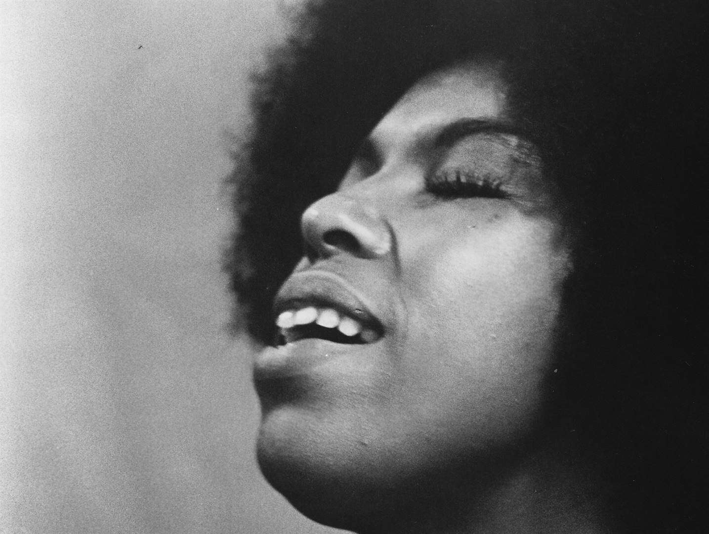 ‘Killing Me Softly with His Song’ se Roberta Flack sterf op 88