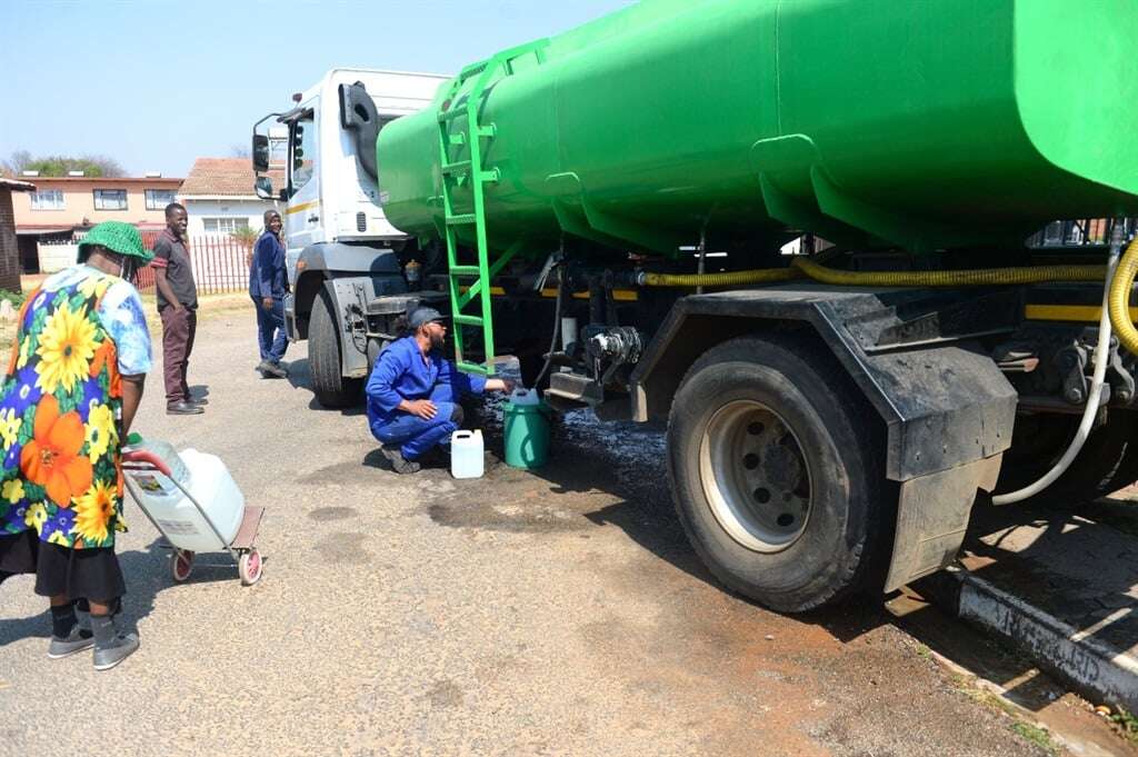 Entrepreneur in hof oor watertenkwa-leuens