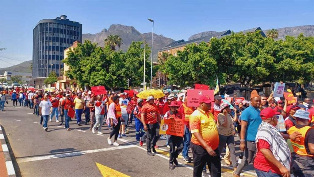 WATCH | 'We are in crisis mode': Cosatu members protest against job losses and Eskom tariffs