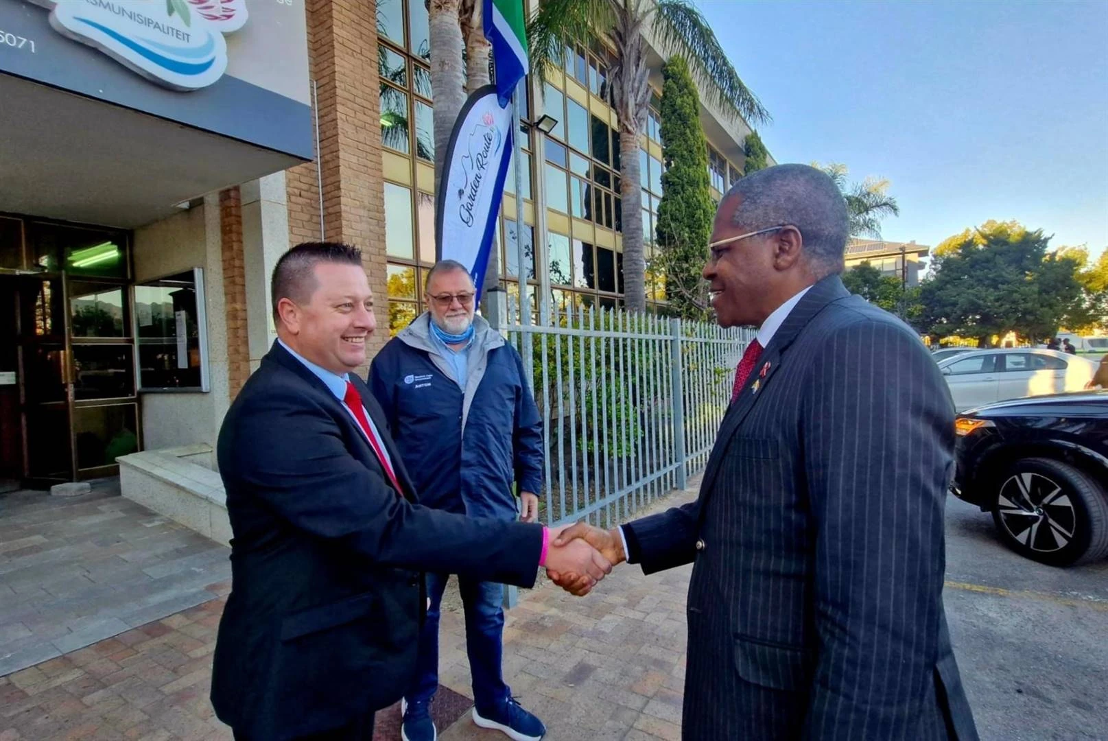 Cogta-ingryping: Knysna, nog munisipaliteite op forum bekyk