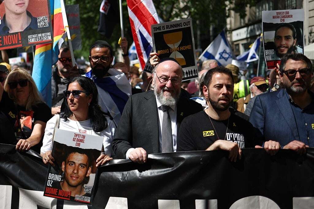 UK chief rabbi slams decision to suspend Israel arms export licences