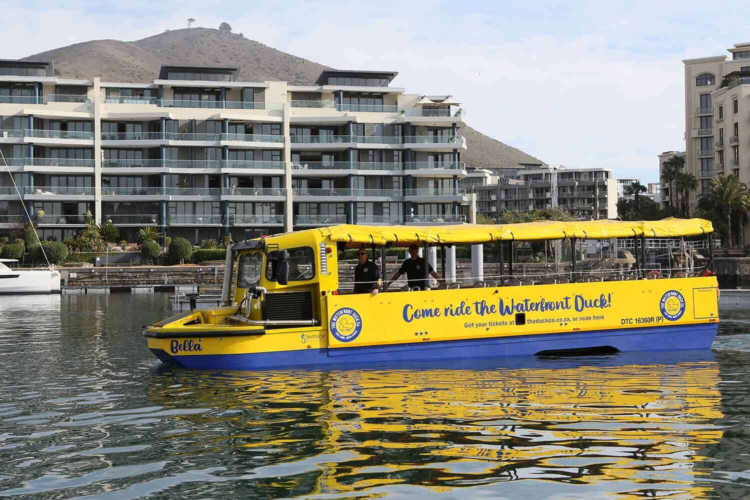 Bus ahooi! Lyk soos een, swem soos een – kom toer met die ‘duck’