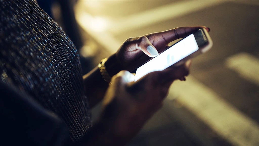 Auctioning additional spectrum won't bring down high data costs, says watchdog