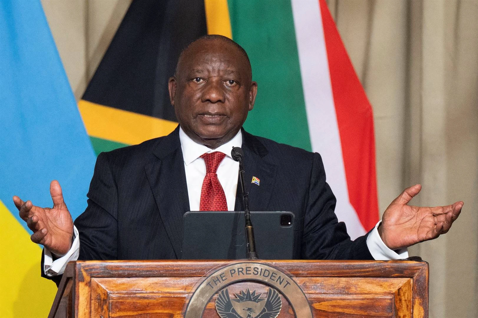 Ramaphosa oorweeg 4 regters vir hoë pos