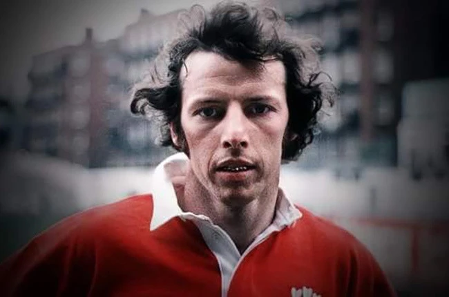 Edwards and Bennett hail 'sensational' JJ Williams as Wales star dies aged 72