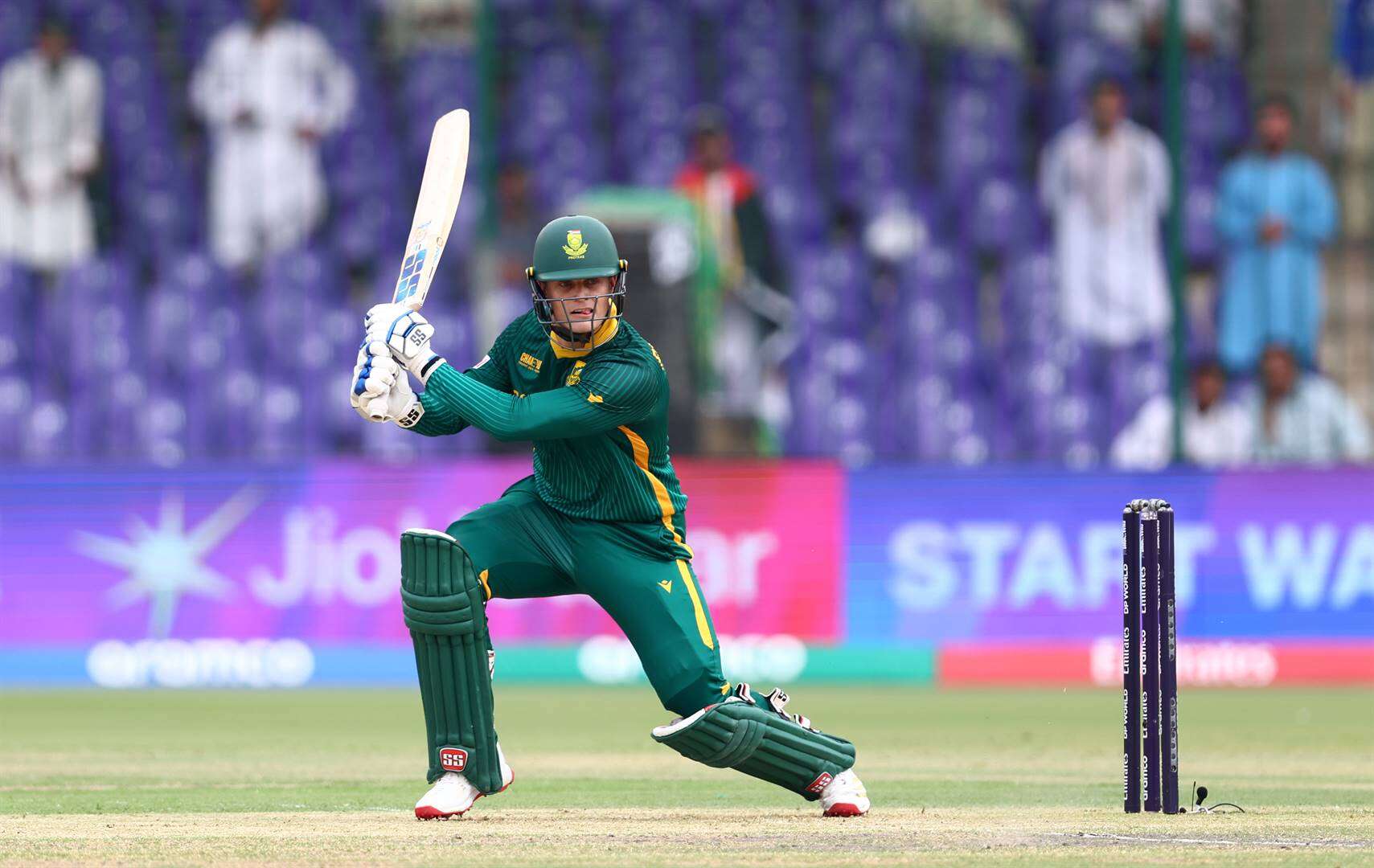 Rickelton moker sy eerste 100-tal, Proteas stapel 315 lopies op