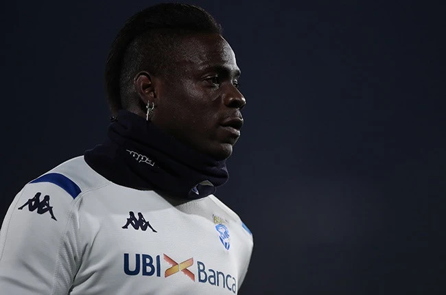 Italy coach Mancini disappointed Balotelli has no club