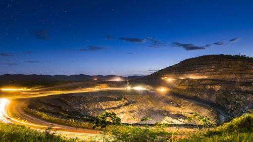 Sibanye kry bloedneus in hof oor hy van ooreenkoms wegloop