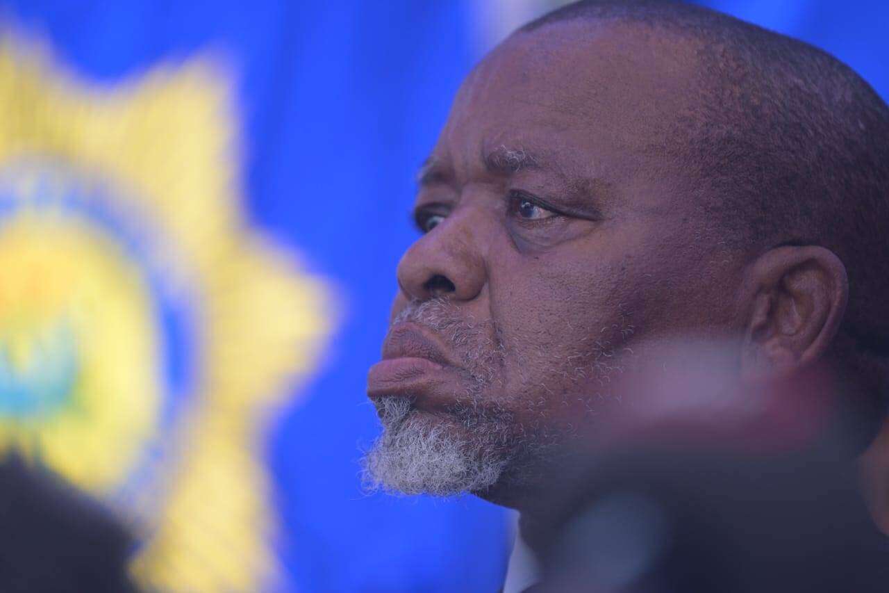 KYK | Mantashe vra of jy regte het as jy besluit ‘om goud te steel’