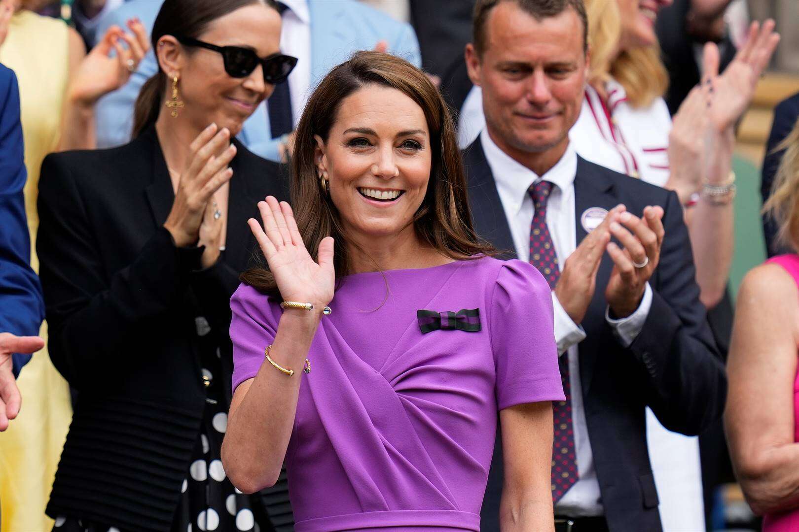 Wimbledon juig toe prinses Kate daar aankom