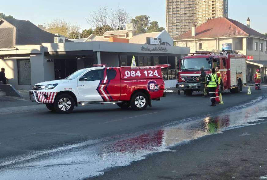 3 brandweermanne beseer in ongeluk op pad na brand in Bfn