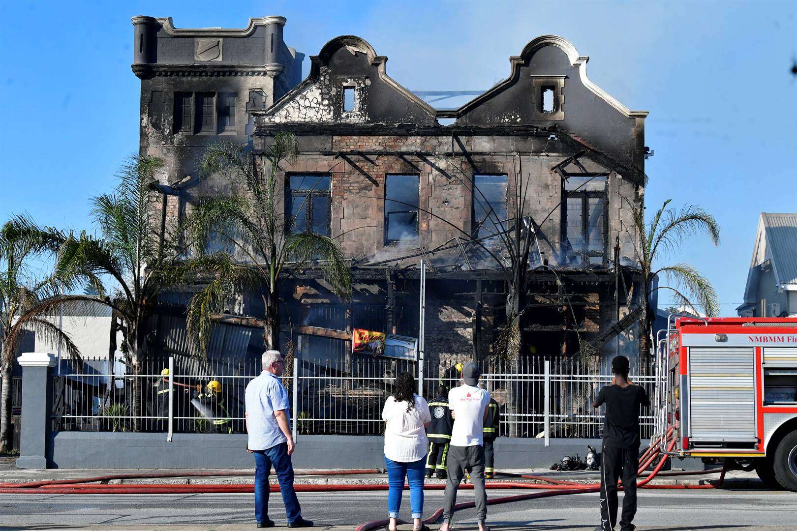 Brand eis erfenisgebou Richly House in Gqeberha