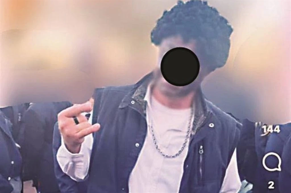 ‘Blackface’: Onderwyser ‘as voorsorg geskors’ ter wille van ondersoek