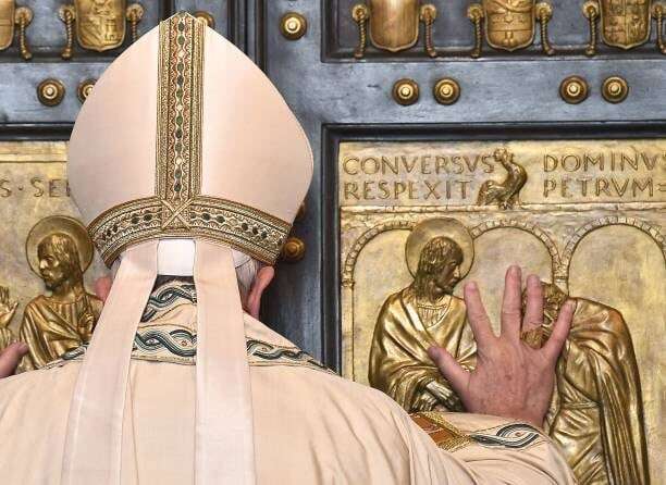 Pous Franciskus stel ‘Heilige Deur’ bekend as deel van vieringe