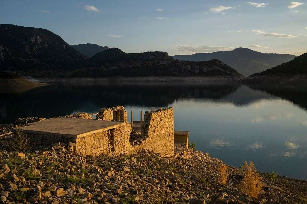 Sunken village emerges as Greek drought bites