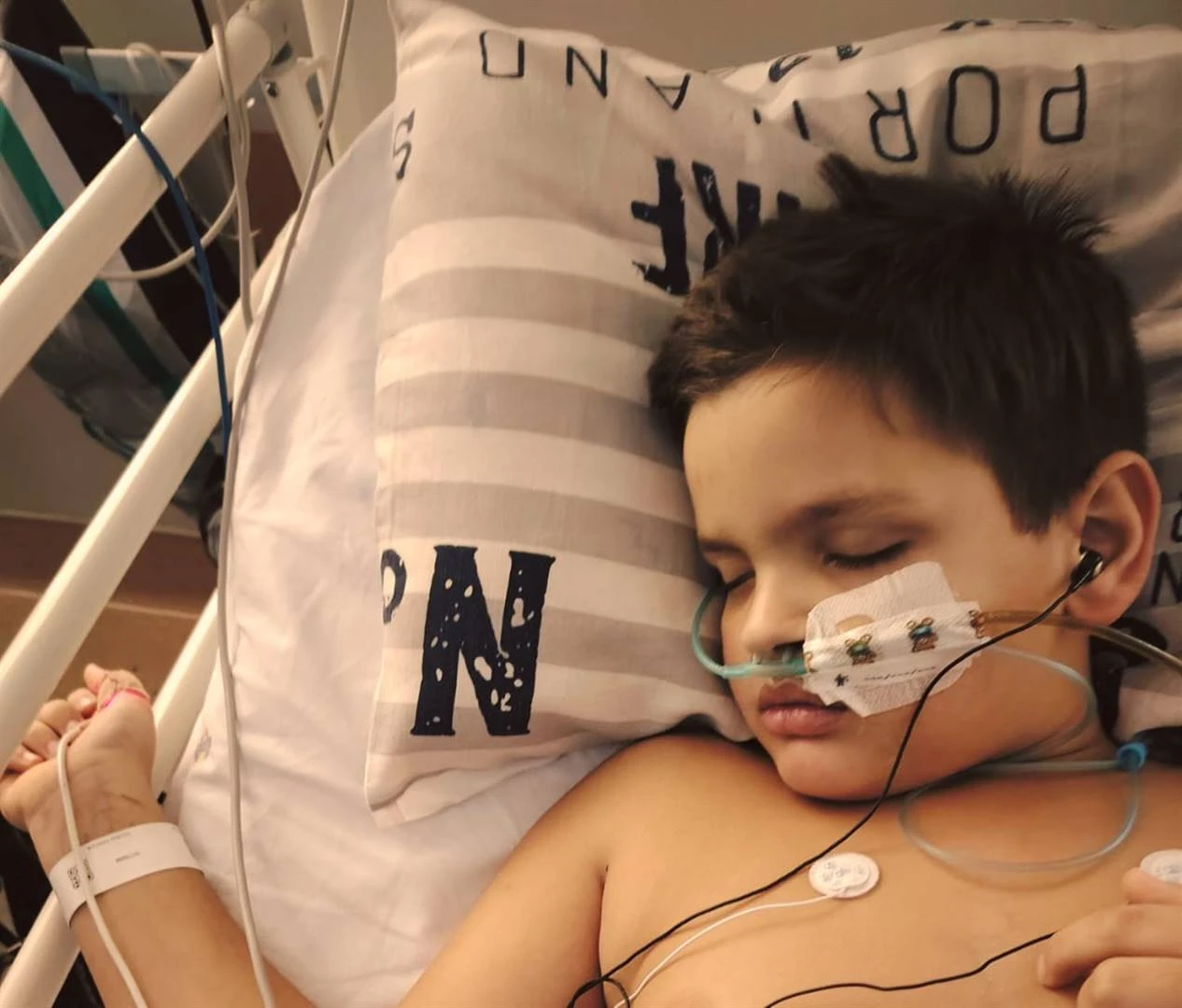 ‘Lang, moeilike herstelpad’ lê voor vir negejarige wat magnete insluk