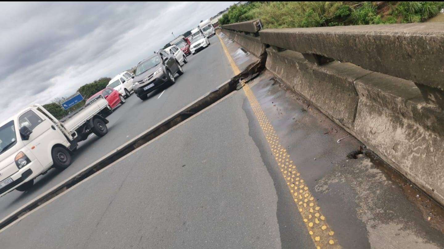 KYK | Verkeer herlei nadat brug op N2 in KZN gee mee