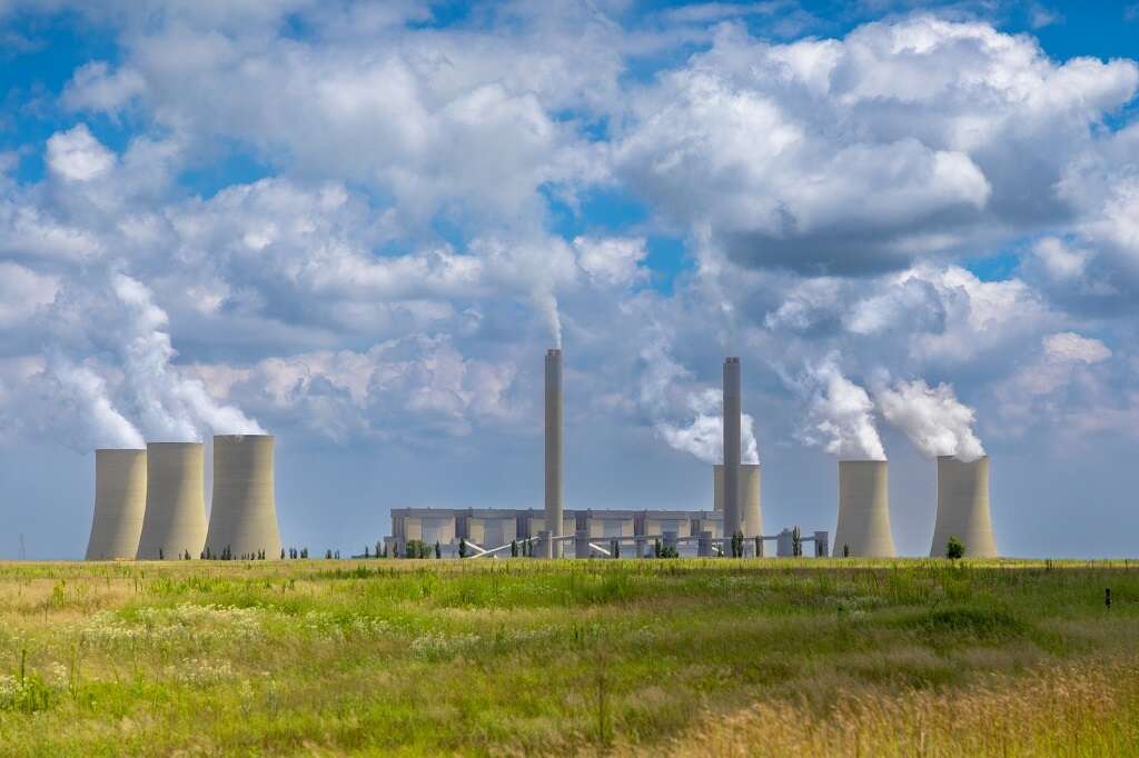 Creecy allows Eskom to run 5 old power stations until 2030 without pollution controls