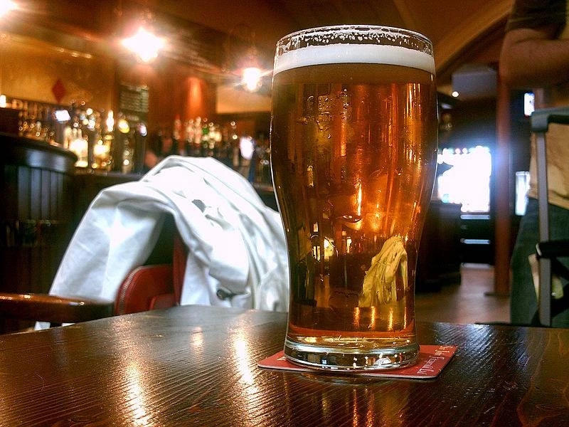 1 uit 5 alkoholiese drankies in SA onwettig, wys studie